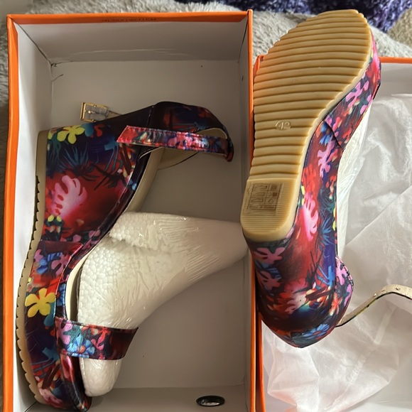 Wedges - Picture 5 of 5